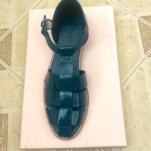 PILCRO Stylish fisherman sandals for women. Color Green Patent. Size 9